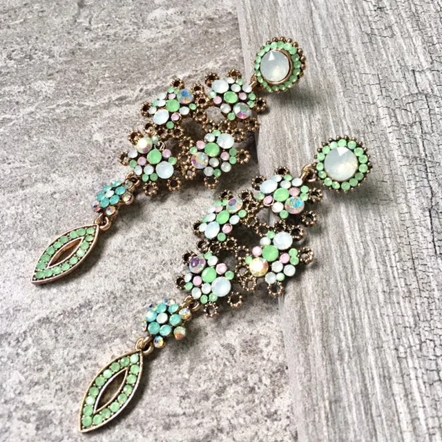 LONG PASTEL GREEN DIAMANTE STONE CRYSTAL DROP SEMI-FROSTED EARRINGS