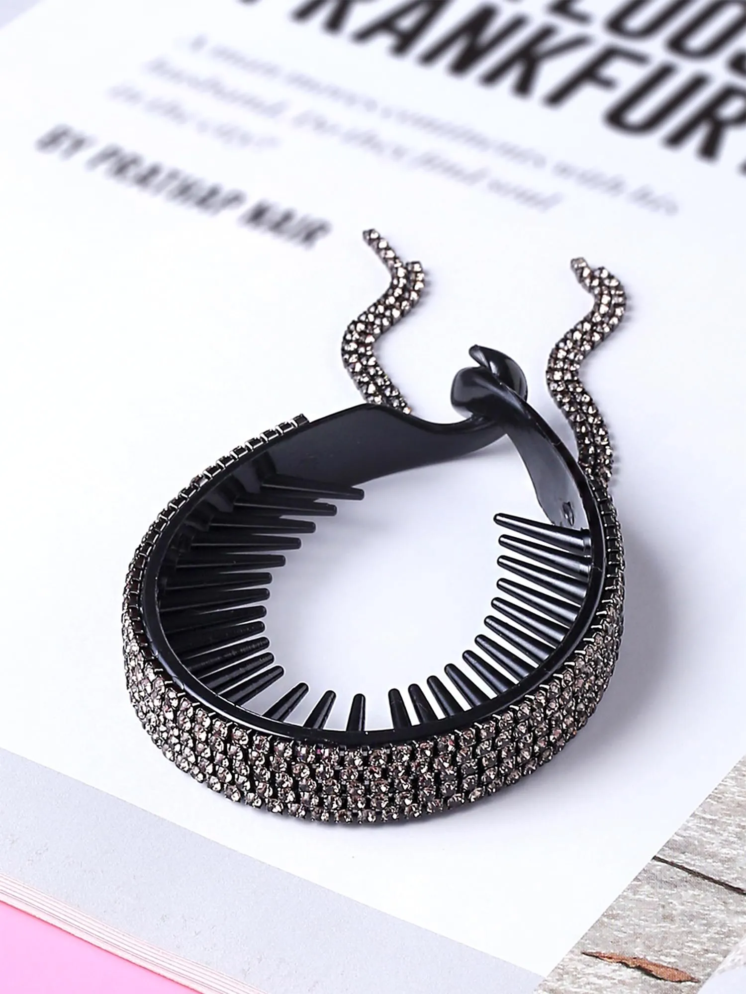 Yellow Chimes Claw Clips for Women Hair Clutches for Women Hair Accessories for Women Black Ponytail Bun Clips for Hair Rhinestone Crystal Tassel Claws for Hair Buns Clips for Women and Girls Gifts